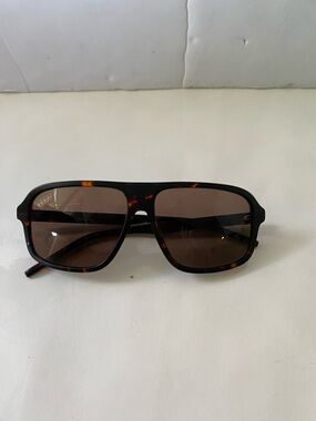 HUGO Sunglasses 5005018 Square Polarized Lens Italy Tortoiseshell